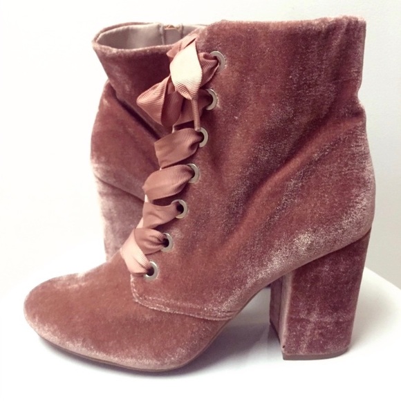 āCorrineā Booties